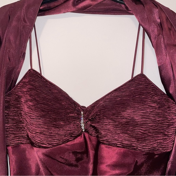 Patra Burgundy Spaghetti Strap Ruched Bust Sweetheart Neckline Gown Size 12 - Picture 3 of 5